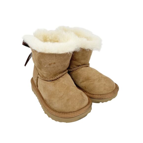 UGG Toddlers' Mini Bailey Bow II Boot Brown Leather Size 7 - Picture 1 of 10